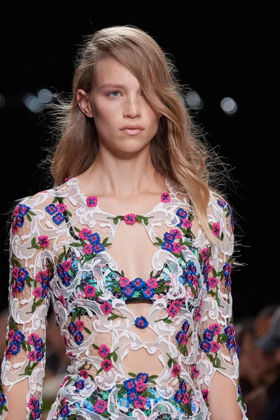 Look 27